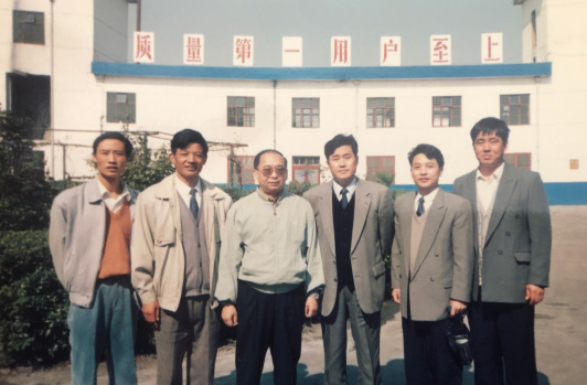 时任中国人民解放军第二炮兵罗东进政委来公司视察工作。